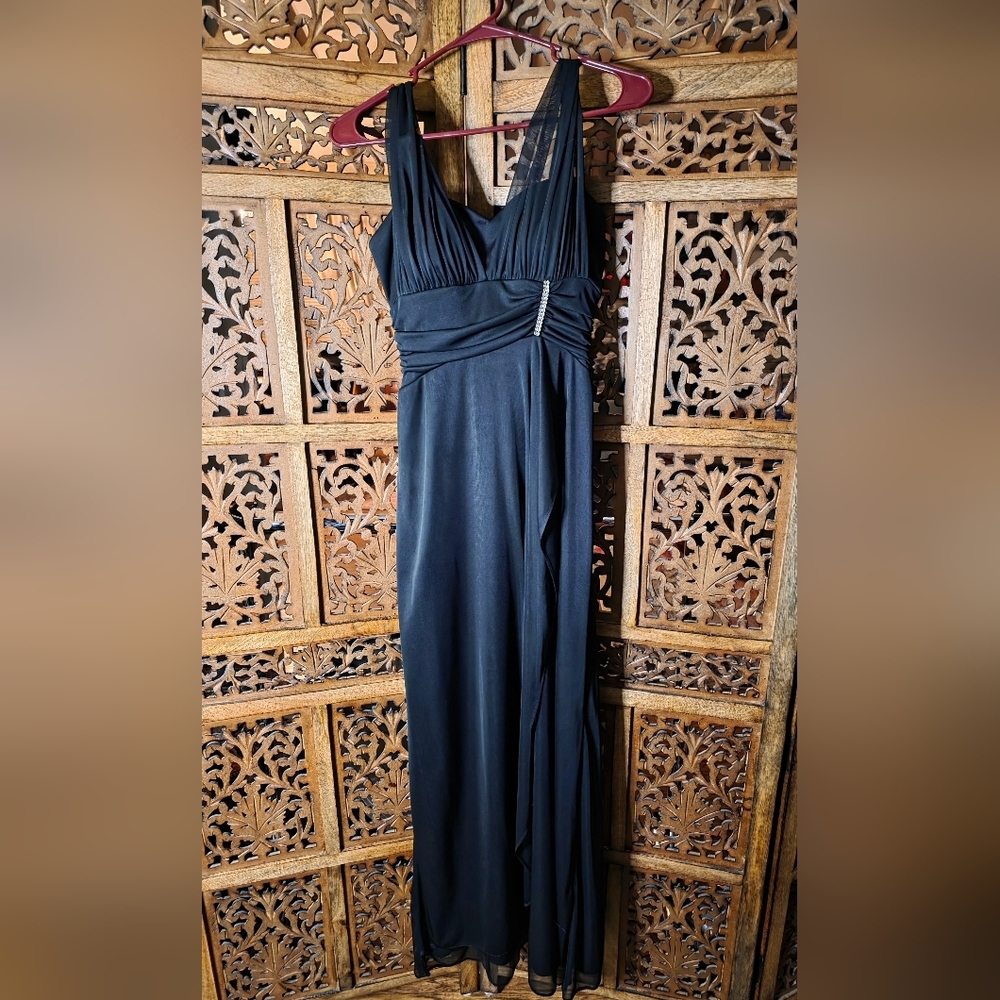 Betsy & Adam Black Maxi Dress
